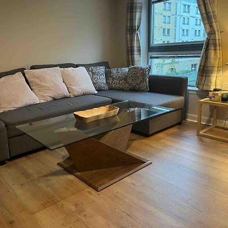 Modern Edinburgh Apartment 2 Bedrooms & Two Bathrooms מראה חיצוני תמונה